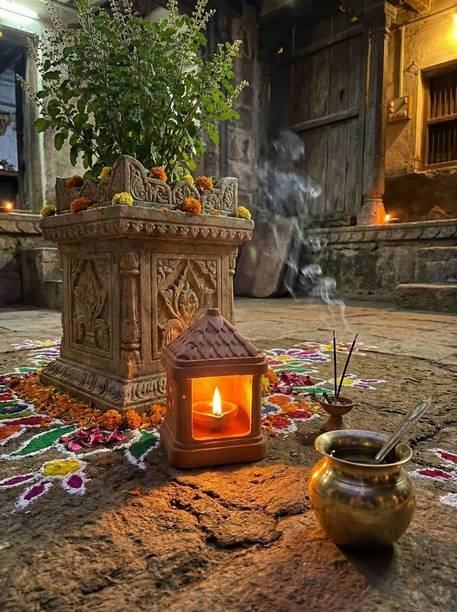 ROYAL ANWER Iron Table Diya